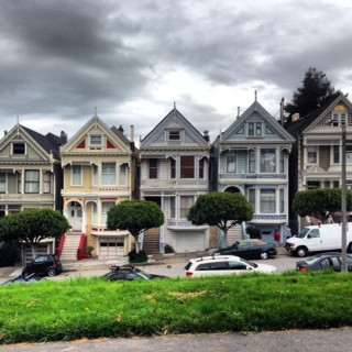 Hey look ! The Full House Houses! Hi Tanner Family.