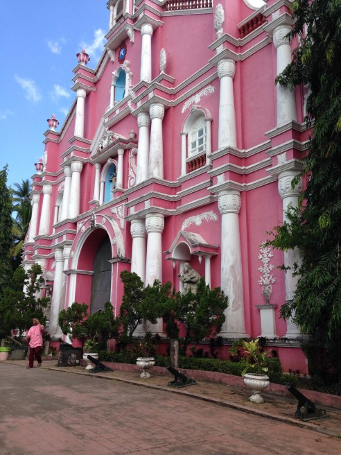 The front of the museum! It's pretty!