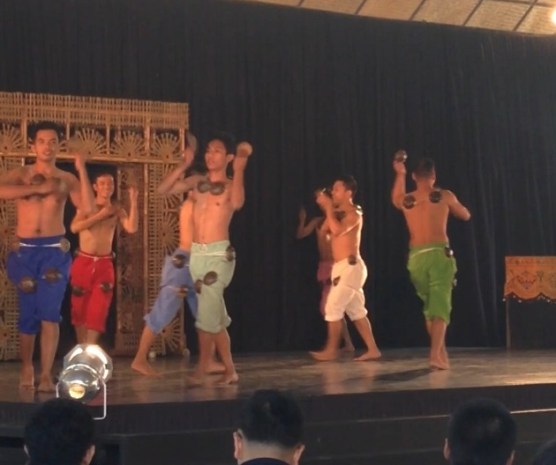 Maglalatik - The coconut dance !