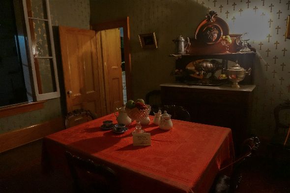 autumn-aquarius-whaley-house-2