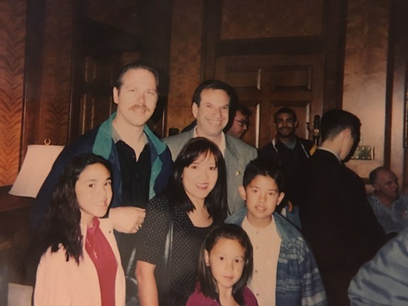 autumn-aquarius-white-house-throwback1