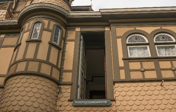 autumn-aquarius-winchester-mystery-house-1